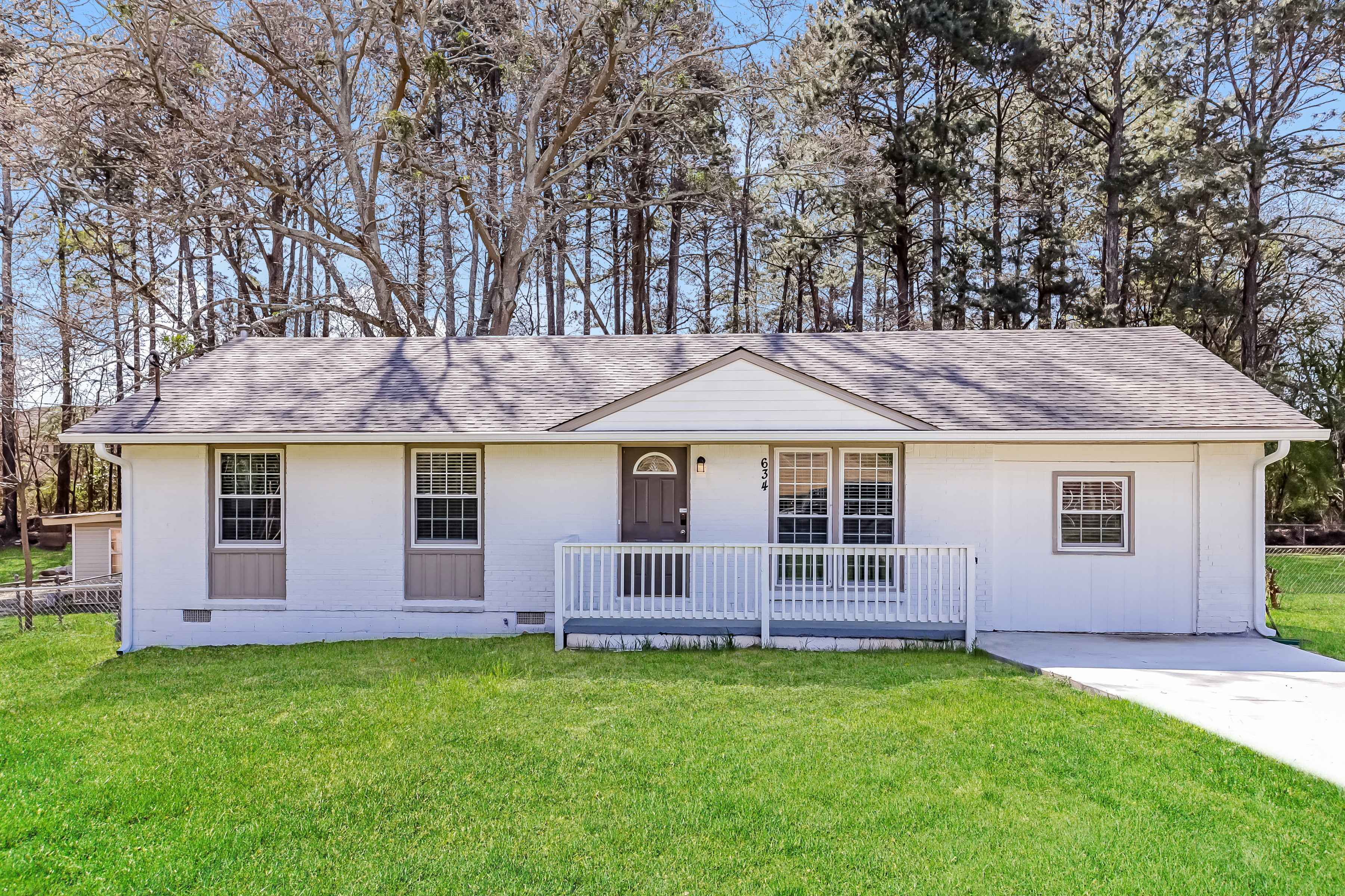 634 ROXBURY DR RIVERDALE, GA 30274